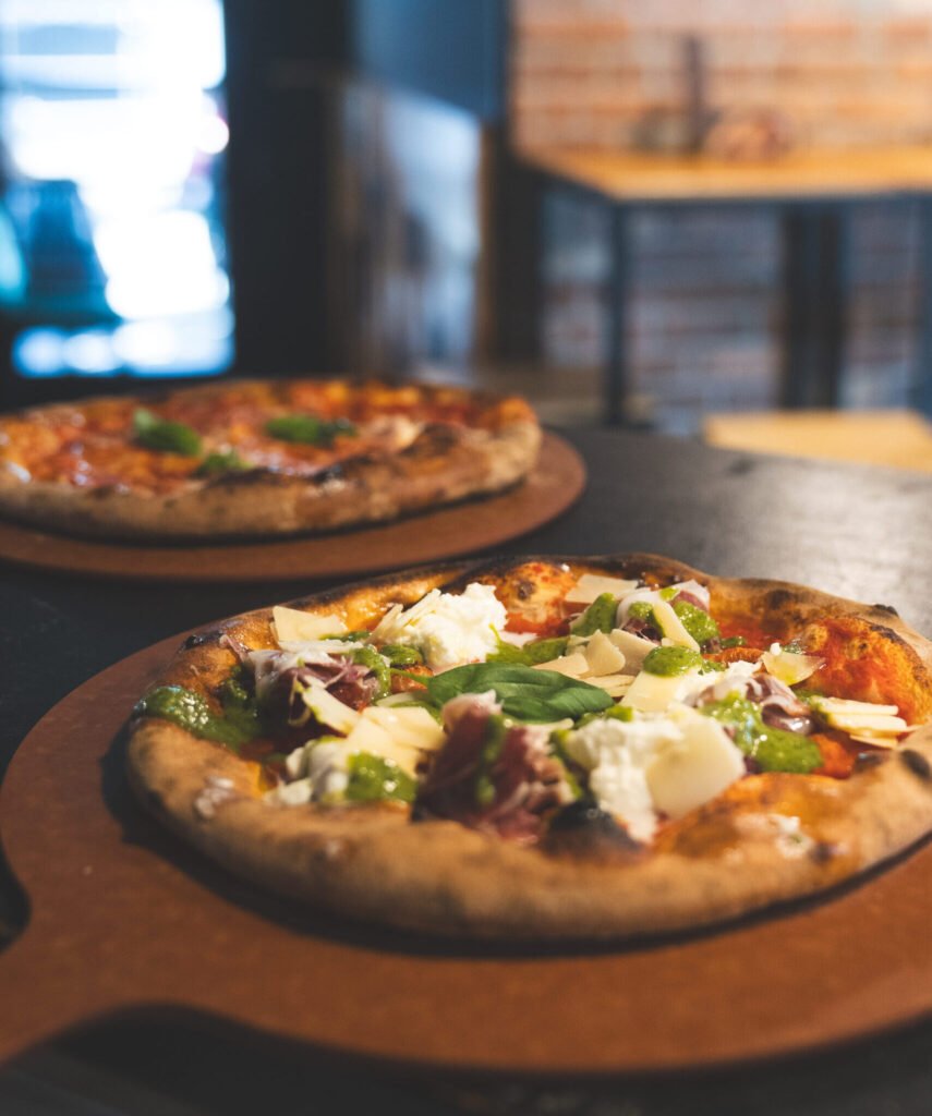 Pizzas preparadas para llevar a los comensales