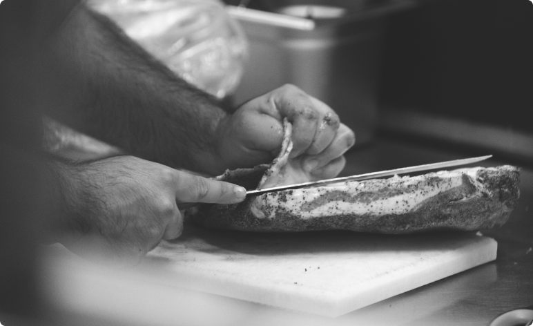 Preparando ingredientes de forma tradicional